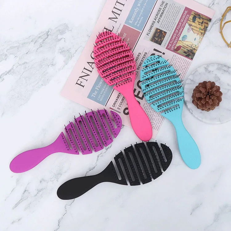 Quelle brosse convient le mieux pour coiffer les cheveux ?