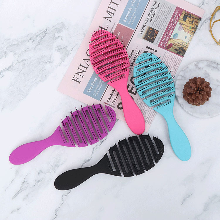 Brosse à cheveux en plastique